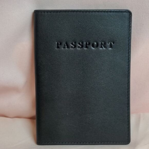 Royce Leather Black Rfid Blocking Passport Holder Wallet - Picture 1 of 7
